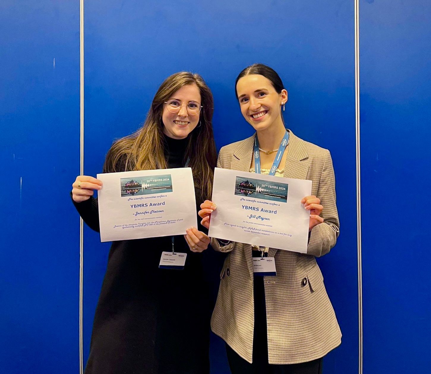 Jennifer receives first prize for best oral presentation!